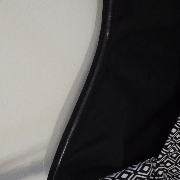 NWT: DKNY Black & White One Piece Swimsuit - Picture 8 of 8